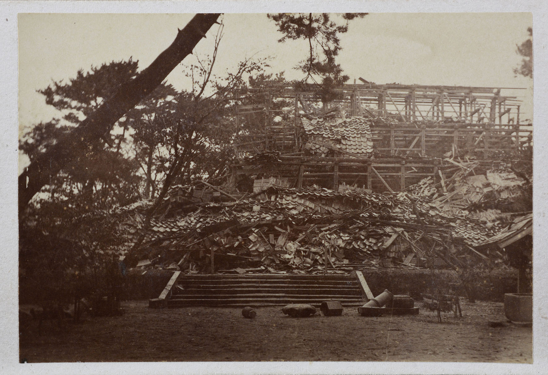 《酒田大地震写真》　明治27年(1894)　酒田市指定文化財　