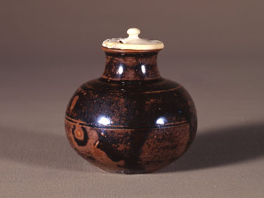 唐物丸壺茶入　中国・元～明時代(14～15世紀)