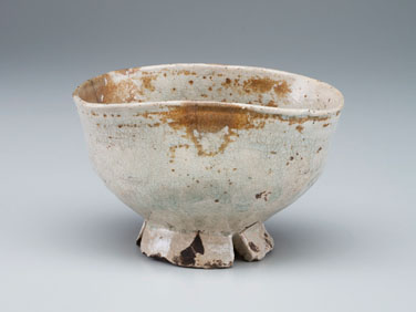 割高台茶碗　朝鮮・朝鮮時代(16世紀)山形県指定文化財