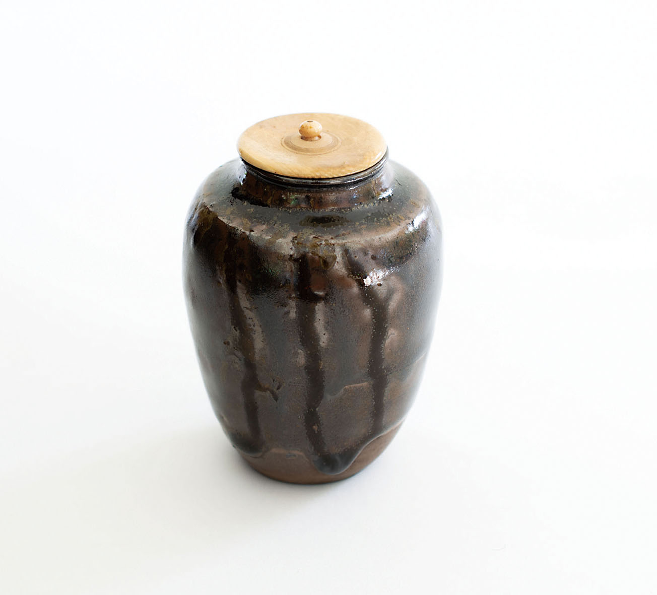 丹波肩衝茶入銘 氷柱　江戸時代前期（17世紀）